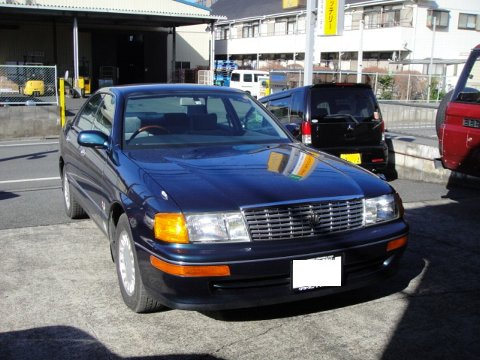 クラウン １４０系クラウンにも最新カーナビを 小國電機工業所