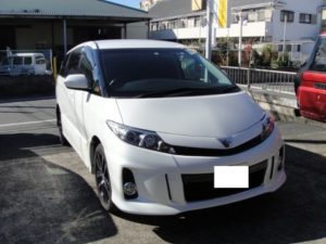 エスティマ　フリップダウンモニター設置作業