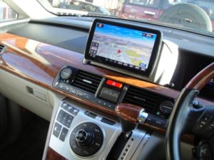 エリシオン　9インチ社外ナビ設置作業